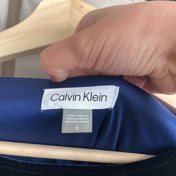 Calvin Klein velvet long sleeve - Picture 3 of 5